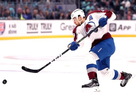 Nathan MacKinnon Sets New NHL Record With 19 Game Point Streak