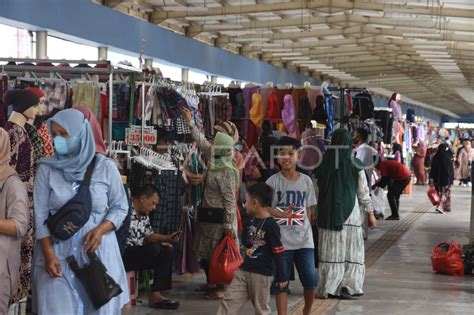 PASAR TANAH ABANG KEMBALI DIBUKA PASCALIBUR LEBARAN ANTARA Foto