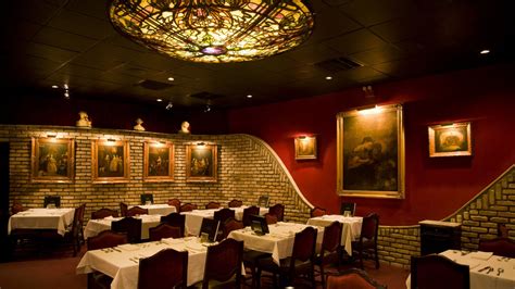 For Retro Decadence Berns Steak House In Tampa Still Delivers Eater