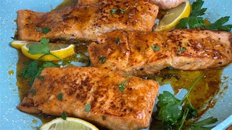 Best Honey Butter Old Bay Salmon You Ever Had Quick And Easy Salmon