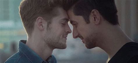 Casal Gay Aparece Em Comercial Da Volvo Para Anunciar Novo Carro Assista