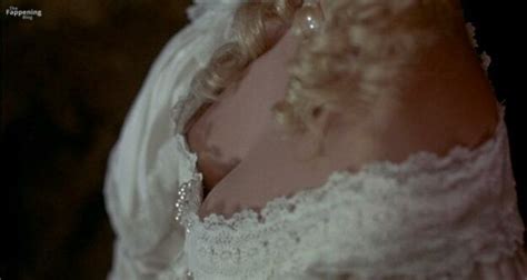 Faye Dunaway Nude Sexy Collection Pics TheFappening