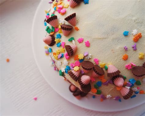 Naked Red Velvet With Cream Cheese Italian Meringue Buttercream Abby Learns How To Bake