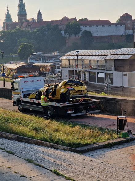 Tragiczny wypadek w Krakowie Nie żyją cztery osoby Jest nagranie z