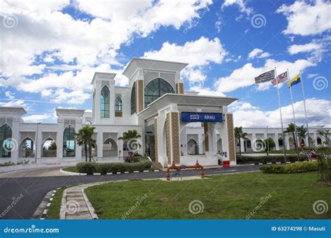 Arau-Bahnstations-Eingang redaktionelles stockfoto. Bild von transport ...
