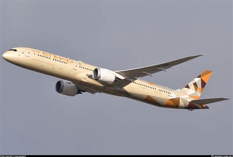 A Bmb Etihad Airways Boeing Dreamliner Photo By Linus Wambach