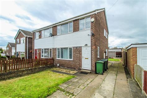 3 Bedroom Property Sold Stc Crown Close Dewsbury