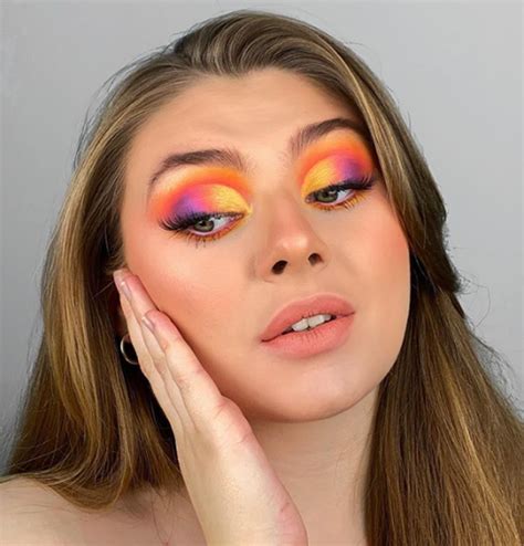 25 Ways To Master The Art Of Sunset Eye Makeup Looks In 2024