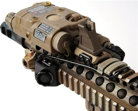 Unity Tactical Hot Button Rail Mount Lamp switches and remotes Metsästyskeskus English