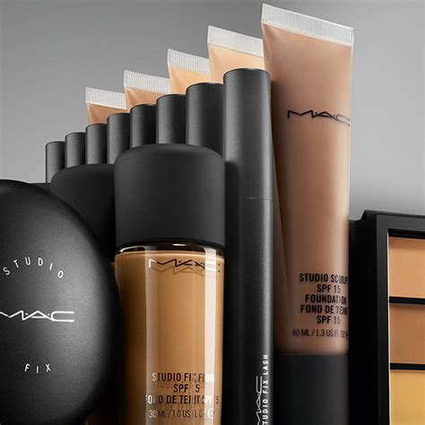 Mac Pro Makeup Kit - Bios Pics