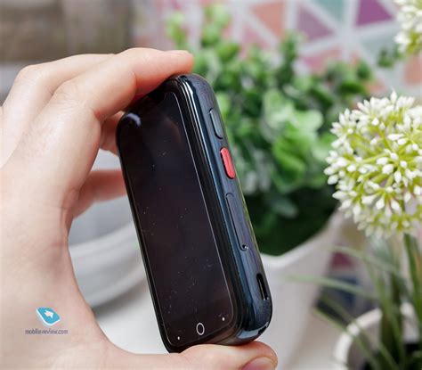 Mobile-review.com Обзор самого маленького в мире смартфона – Unihertz ...