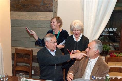 NARAŠTAJ GIMNAZIJE METKOVIĆ Šezdesetosmaši proslavili obljetnicu mature Metković NEWS