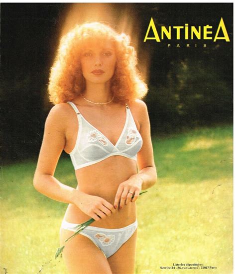 Publicité Advertising 1976 Lingerie sous vetements soutien gorge