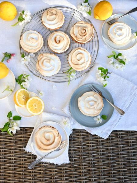 Zitronen Tartelettes Mit Baiser Laktosefrei Klein Fein Lecker