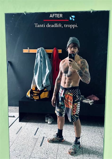 Specchio Specchio Delle Mie Brame La Prima Sexy Gallery Social Vip Del Gay It