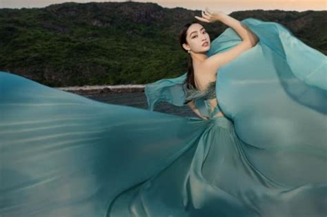 Cùng diện bikini Lương Thùy Linh Kiều Loan Tường San Ai là người nóng bỏng nhất