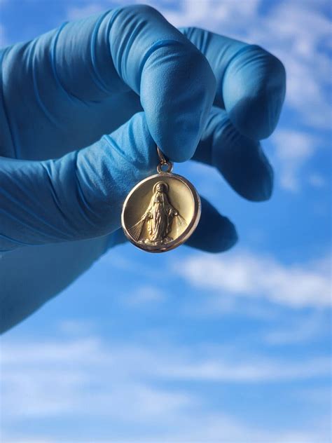 Vintage 10k Gold Virgin Mary Medallion A Timeless T Gem