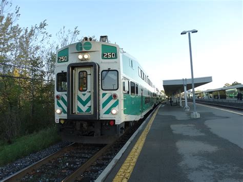 Go Transit 250 Cab Car On Point Of An Westbound Lakeshore West Train