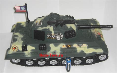 Танк игрушка. Игрушечный, детский танк.
