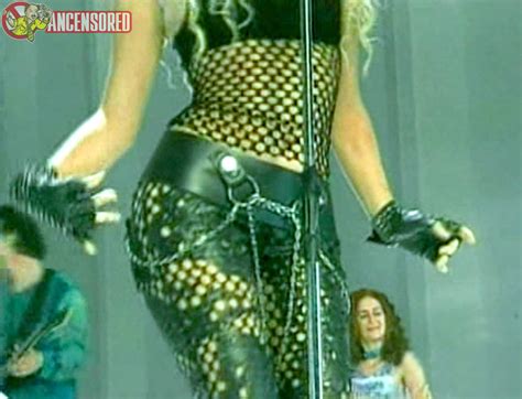 Naked Shakira In Sexiest Rock Stars