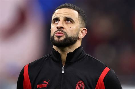 tuttosport kyle walker   stay  ac milan