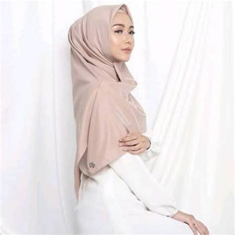 Jual Voal Ultra Satin Hijab Princess Warna Nude Minus Ada Tarikan Benang Shopee Indonesia