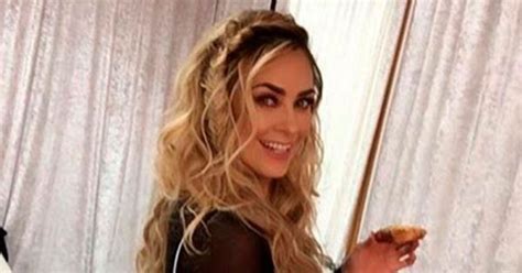 Aracely Arámbula baila en bikini