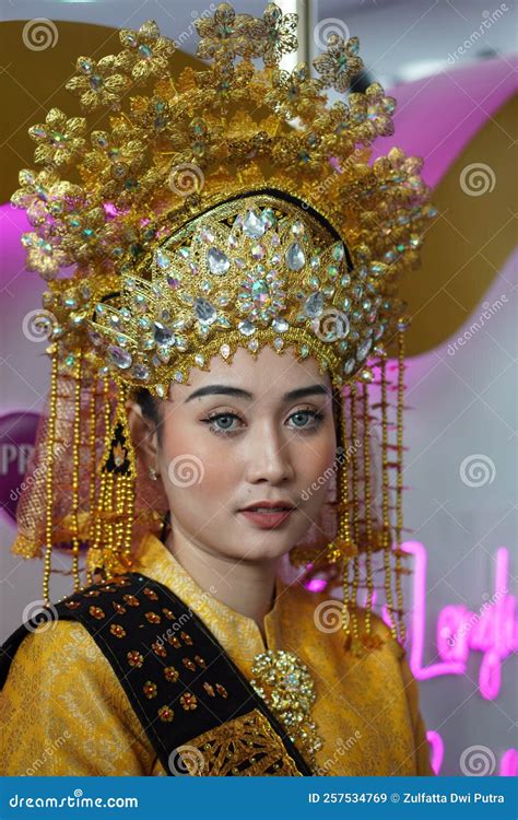 Woman Wearing Traditional Malay Dress Editorial Stock Image Image Of
