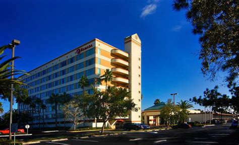 Ramada Gateway Kissimmee Cheap Vacations Packages | Red Tag Vacations