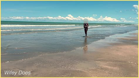 Milf Public Exhibitionist Nude Dare At Public Beach Xnxx