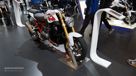 Bmw R R Promises To Be A Very Comfortable Naked Bike At Eicma Live Photos Autoevolution