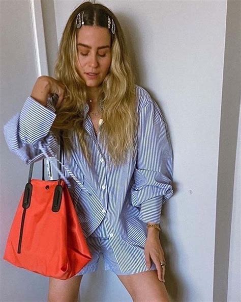 Pijama curto tecido plano listrado azul da vovó Isabel Lingerie perfeita é aqui