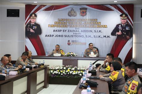 Tradisi Penyambutan Dan Farewell Parade Sertijab Kapolres