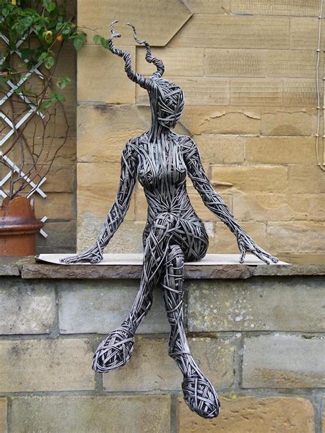 Artist Creates Evocative Sculptures Using Metal Wire