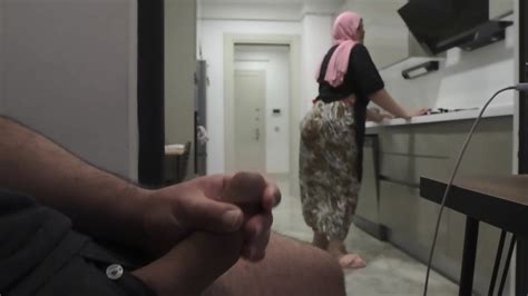 Indo Viral Caught Jerking Off While Watching My Huge Ass Hijab Maid