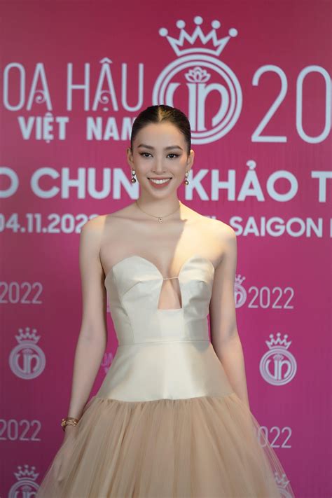 Nhan sắc Tiểu Vy ở tuổi 22