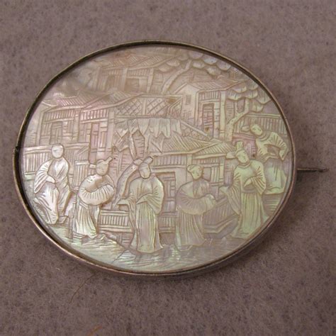 Antique Chinese Carved Mother Of Pearl Scene W Figures Brooch Cameo