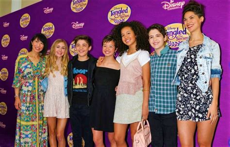 Disney Presenta La Primera Pareja Gay Adolescente En La Final De La Serie Andi Mack