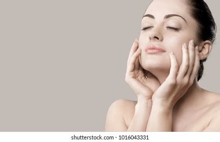 Pretty Asian Woman Naked Shoulders Holding Stock Photo Shutterstock