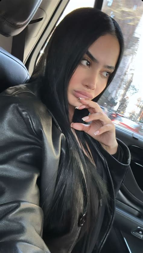 Pin By B On Enregistrements Rapides Blonde Hair Inspiration Pretty Selfies Rihanna Style