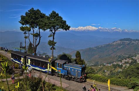 Best time for Darjeeling Himalayan Railway in India 2018 & Map