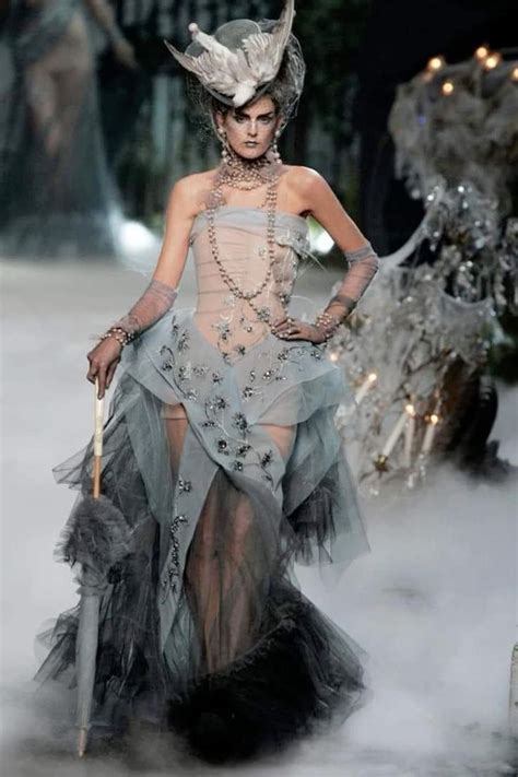 Серый. Вдохновение с подиума. Детали и подача. | Christian dior haute ...