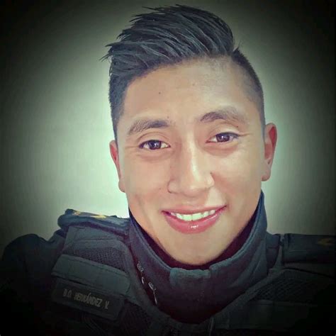 Engañando Heteros Edo Mex on Twitter Otro chacal policía de la CD MX Muy hot Retweet y