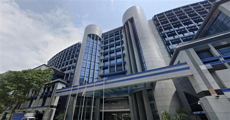 spore civil servants  receive mid year bonus   months psd