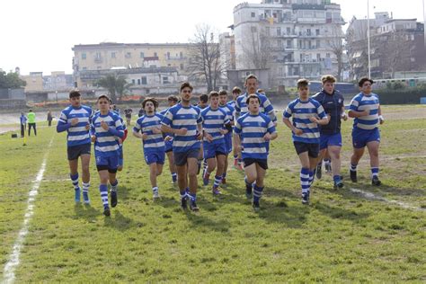 R U G B Y T O T A L E Sociale Emergenza Rugby Bloccati I