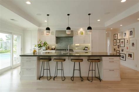 12 Fun Lingerie Party Ideas For Your Group 2025 Peerspace