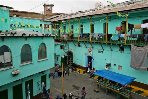 Cárcel de San Pedro: The World’s Most Bizarre Prison - La Paz Bolivia