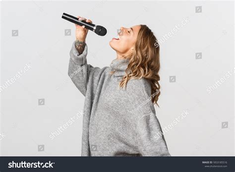 Blonde Woman Singing Images Stock Photos Vectors Shutterstock