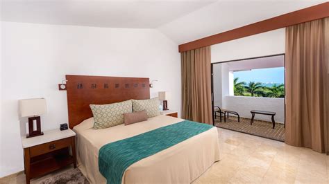 The Royal Cancun All Villas Resort - All Inclusive | Classic Vacations