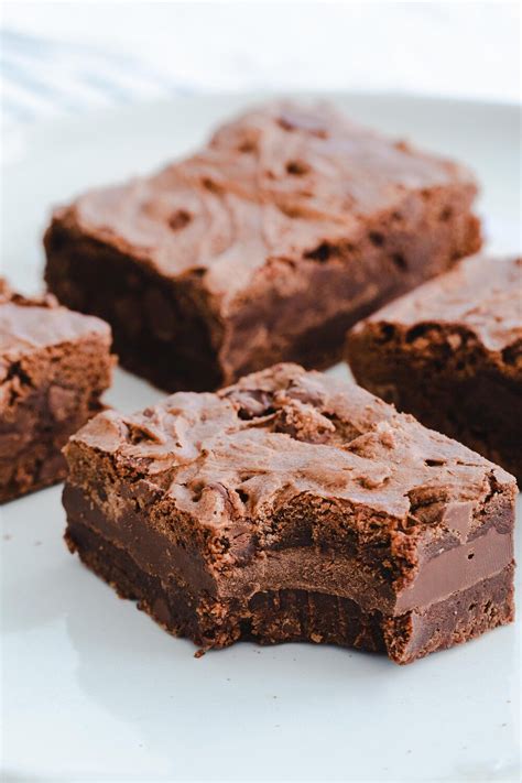 Best Fudgy Chocolate Bar Brownies The Dashleys In 2020 Brownie